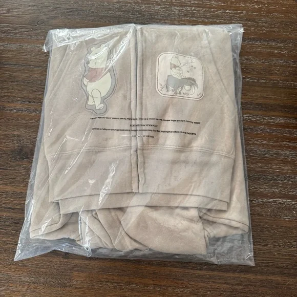 Winnie The Pooh Women's Character Full-Zip Hoodie size L - Picture 3 of 8